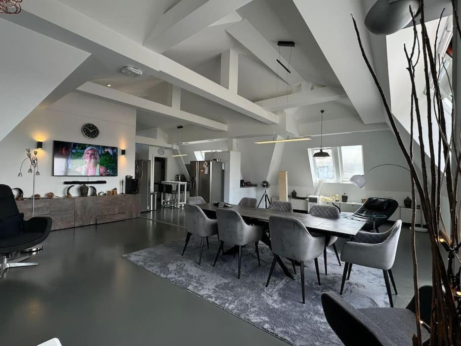 מינכן 6 Zimmer Maisonette-Penthouse Pool Dachterrasse Luxus מראה חיצוני תמונה