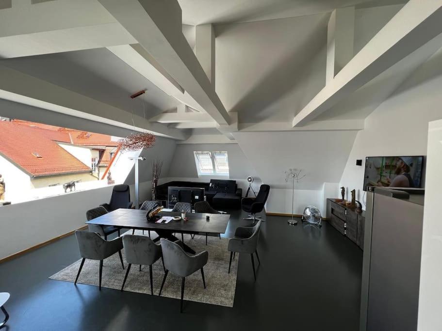מינכן 6 Zimmer Maisonette-Penthouse Pool Dachterrasse Luxus מראה חיצוני תמונה