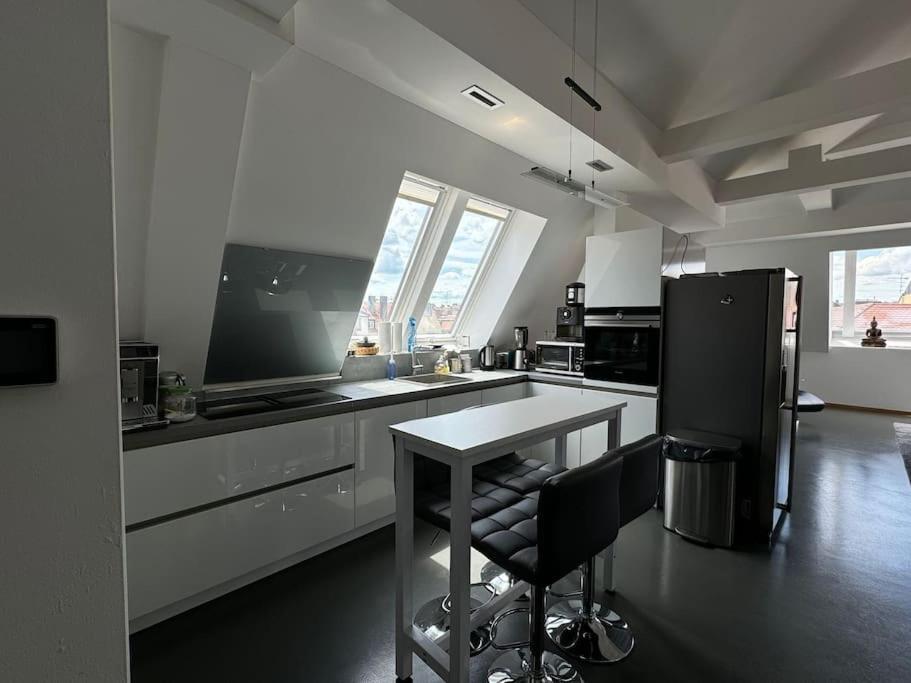 מינכן 6 Zimmer Maisonette-Penthouse Pool Dachterrasse Luxus מראה חיצוני תמונה
